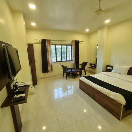 The Living Space Lonavala Eksteriør billede