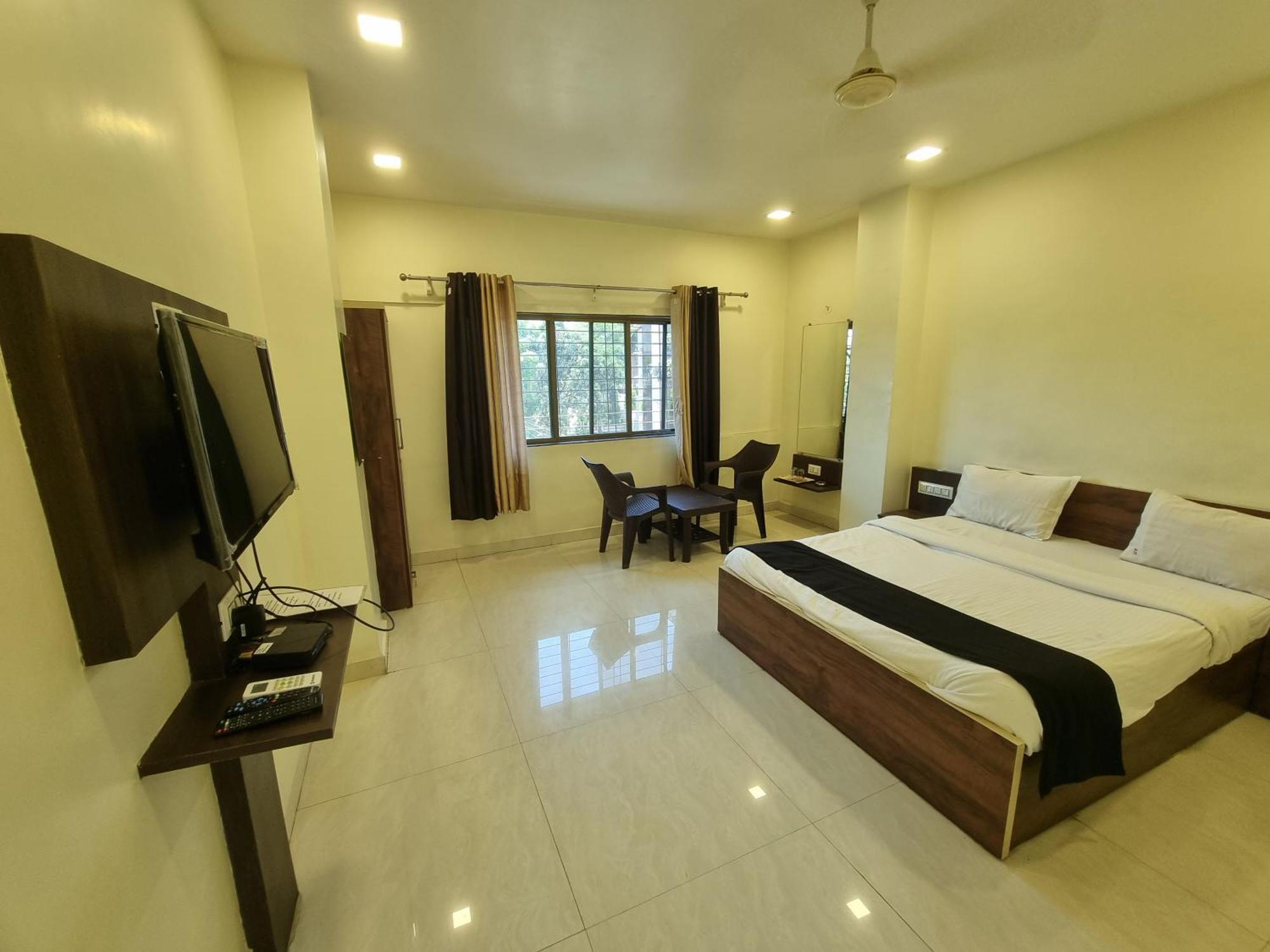The Living Space Lonavala Eksteriør billede