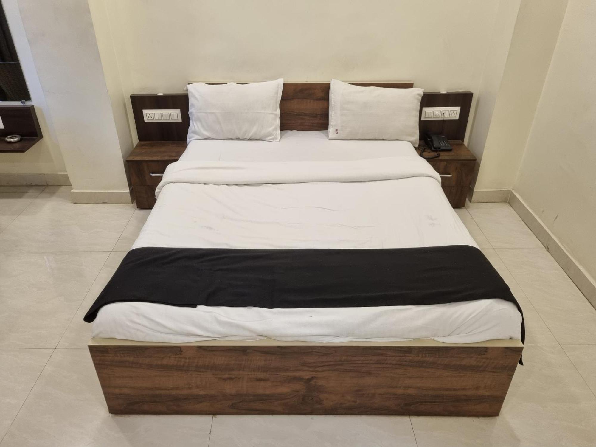 The Living Space Lonavala Eksteriør billede